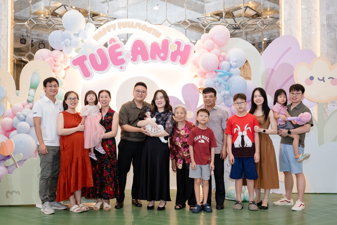 Tiệc đầy tháng bé Tuệ Anh