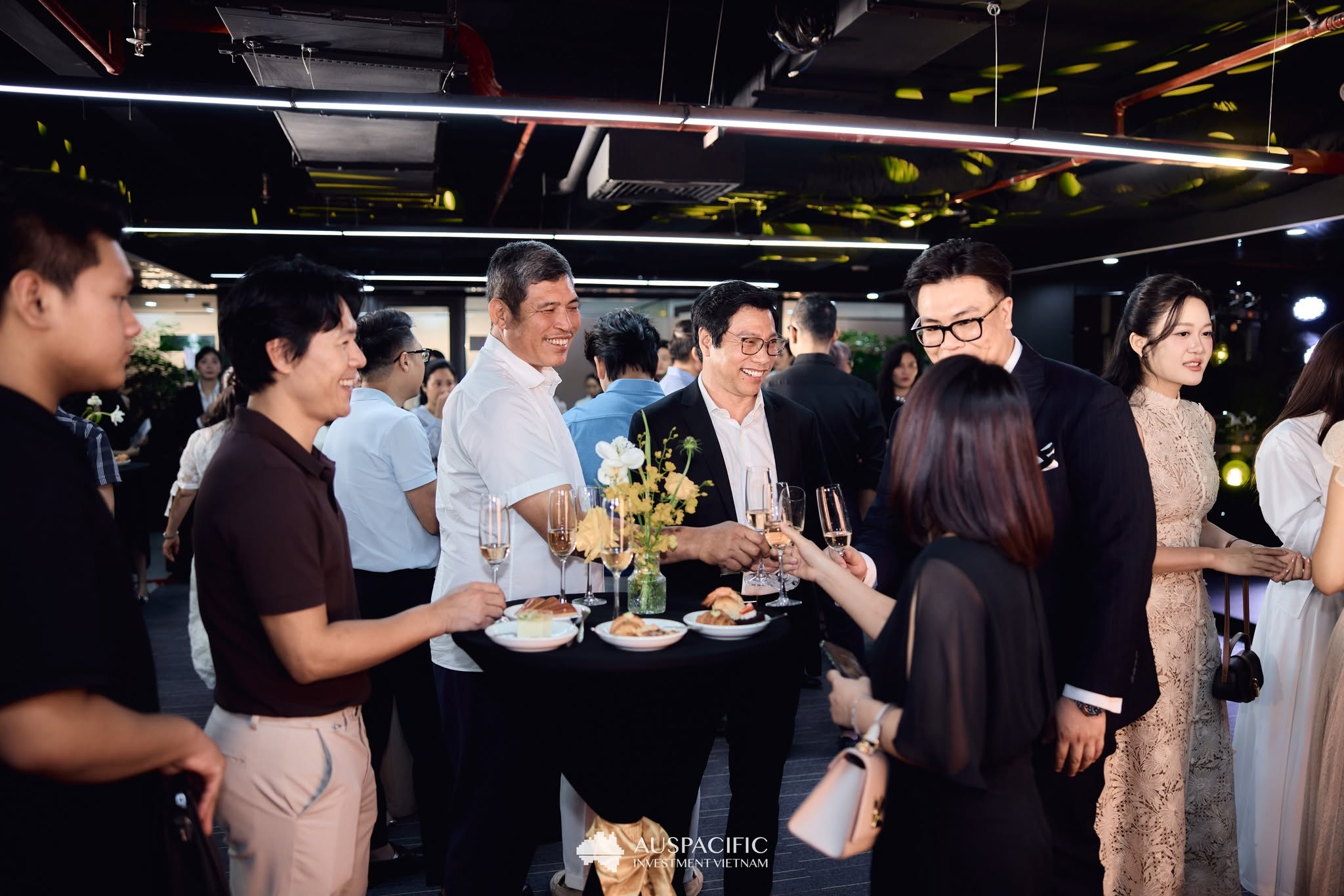 Khách mời tham dự lễ ra mắt APIV Hà Nội